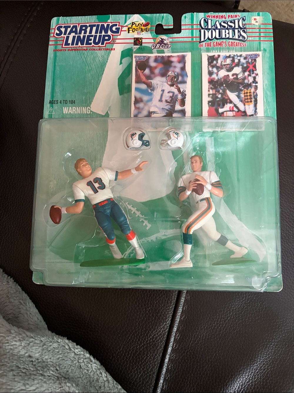 Starting Lineup 
Classic Doubles Football Card Pack
Miami Dolphins
